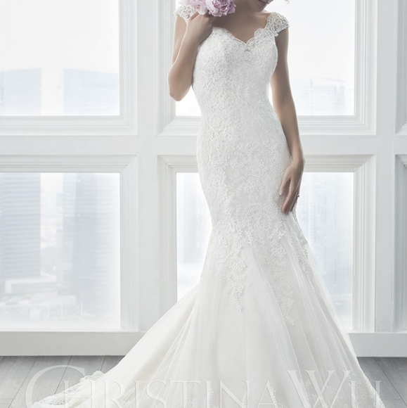🔥SOLD🔥Christina Wu Wedding Dress off white color - Picture 1 of 13